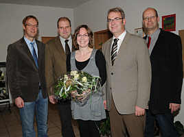 v.l.: Hermann Wocken, Heinz-Hermann Dthmann, Barbara Klapprott, Hermann Gerdes, Andreas Hvelmann| Foto: Eva Kbbemann