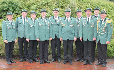 Der Vorstand des Sch�tzenvereins Wippingen im Jubil�umsjahr 2002