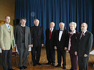 von links: Hermann Gerdes, Pastor Bolmer, Prof. Rahe, Bernhard Terhalle, Gerd Holtermann, Änne Holtermann, Josef Schomaker