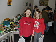 Zwei Besucherinnen auf der heutigen Buchausstellung