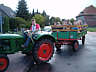 Der Oldtimerclub -auf dem Foto Matthias Schulte - erfreute mit Rundfahrten in der Gemeinde