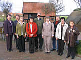 von links Anni Schmitz (geb. Püsken), Josefine Düttmann (geb. Bicker), Leni Johanning (geb. Sabelhaus), Katharina Meyer (geb. Deters), Bernhard Kuper, Elisabeth Wilkens (geb. Johanning), Wilhelm Wesseln, Leni Schmitz (geb. Hackmann), Helga Sibum (geb. Gregor)