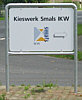 Hinweisschild zur Kiesgrube der Firma Smals