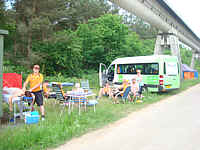 Roparun-Teilnehmer an der Wippinger - Kluser Straße