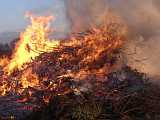 Osterfeuer auf dem Strootburg