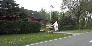 Roparun-Fahne bei Wally's Bed & Breakfast & Mini Camping