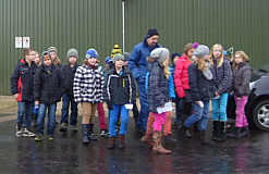 Exkursion der Grundschule zur Biogasanlage Pieper