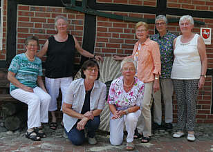 v. l.: Maria Tangen, geb. Meyer; Thekla Hasselkuß, geb. Kuper; Agnes Meyer, geb. Deters; Thea Knoll, geb. Gerdes; Annemarie Stein, geb. Sprenkel; Maria Bicker;  Irmgard Sievers, geb. Hempen