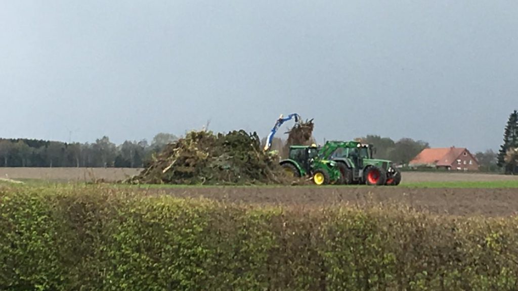 Vorbereitung Osterfeuer 2019