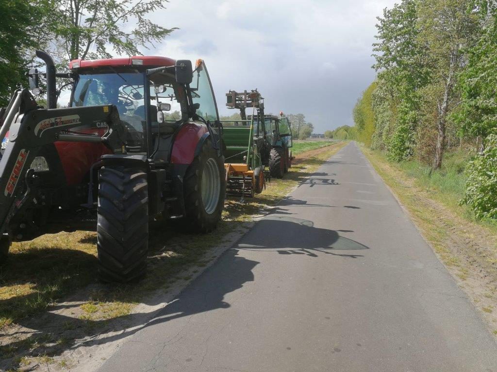 Anlegen eines  Blühstreifens an der Beeke in Wippingen