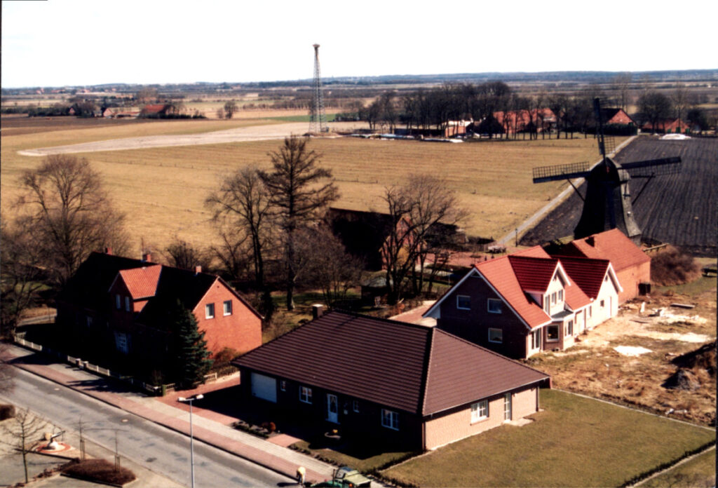 Blick von oben auf das Pastorat 1996
