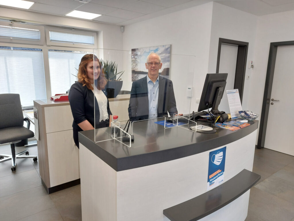 Volksbank Emstal Wippingen: Kristin Heetjans und Heinrich Jungeblut 03/2022