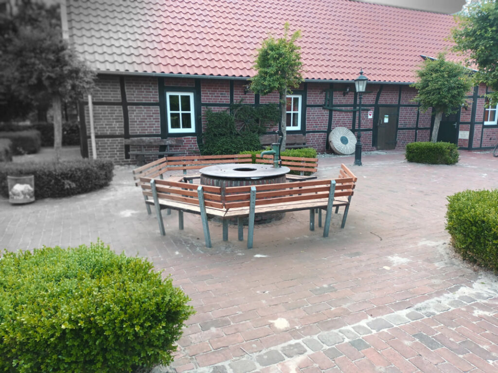 Sitzgruppe auf Heimathof 2022