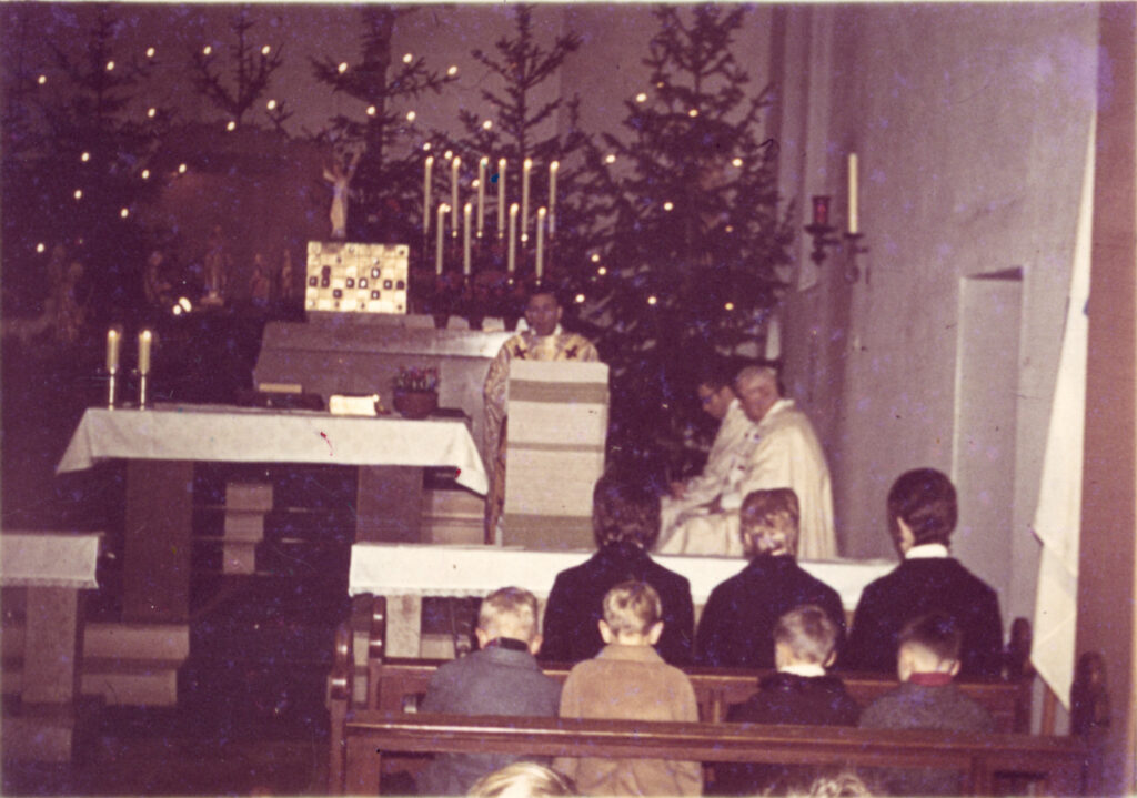 Altarraum Wippinger Kirche 1970