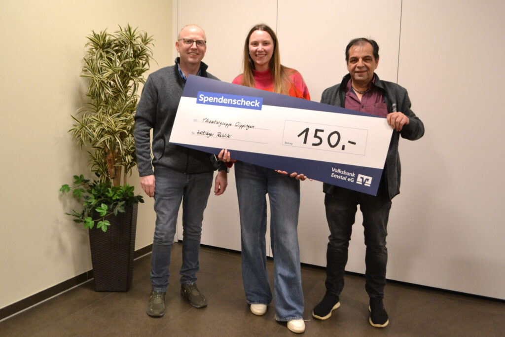 Spendenübergabe an Zeltlagerteam