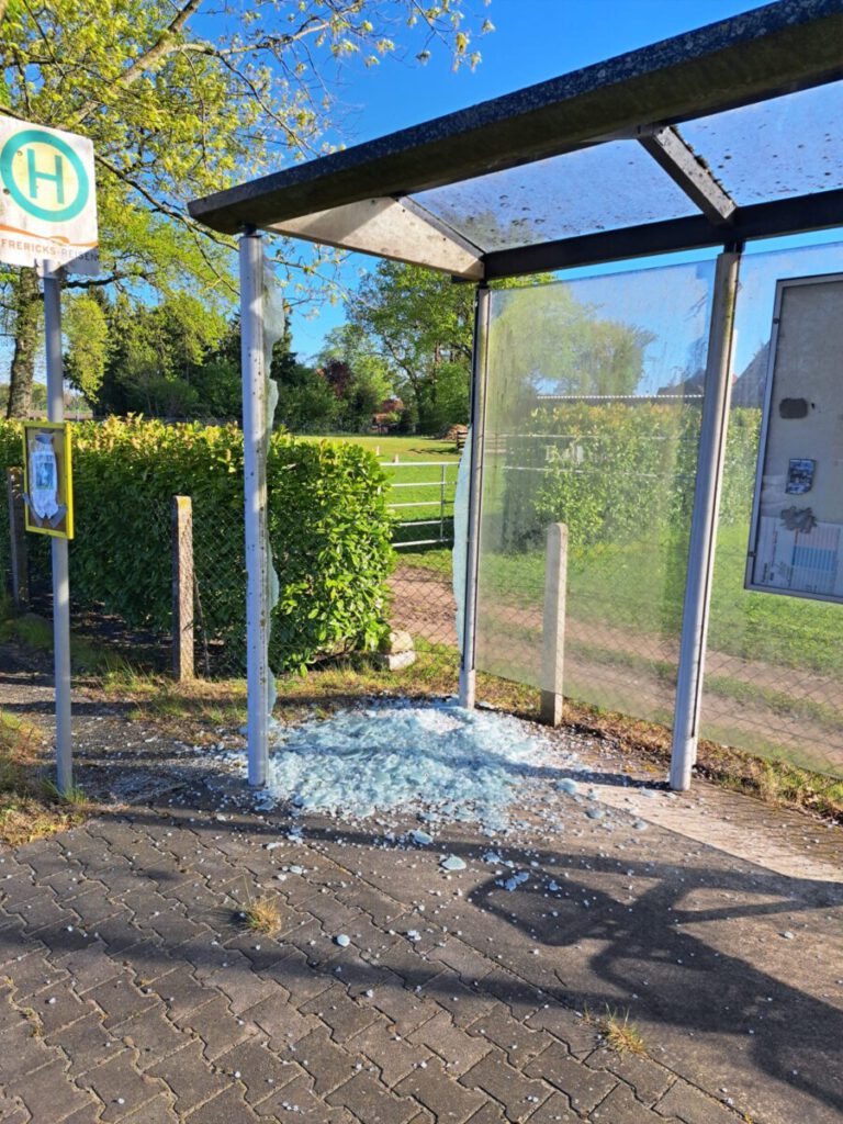 vandalismus Buswartehäuschen Wippingen 05/2026