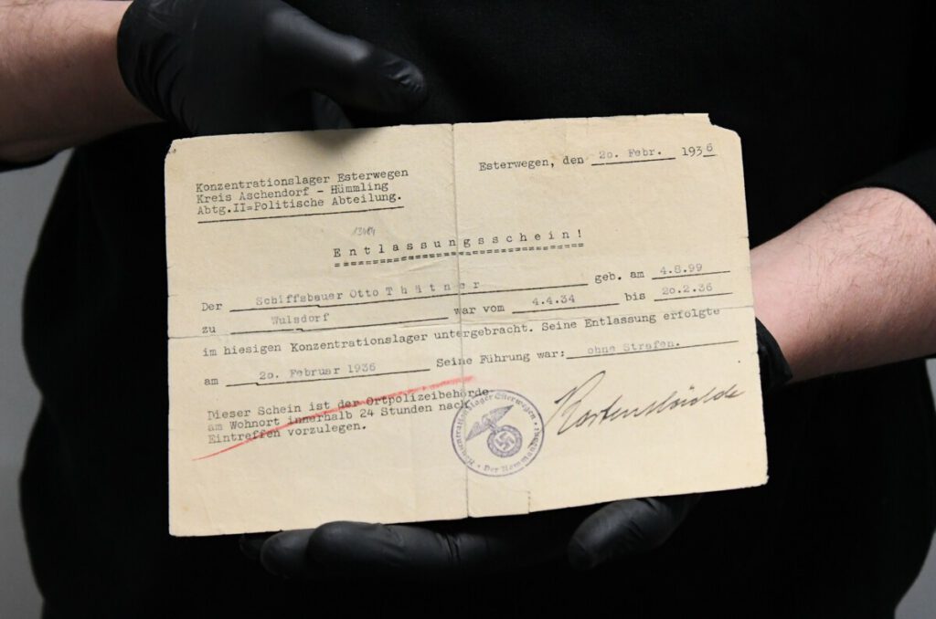Entlassungsschein des KZ Esterwegen aus dem Jahr 1936, der nun in den Besitz der Gedenkstätte übergegangen ist.