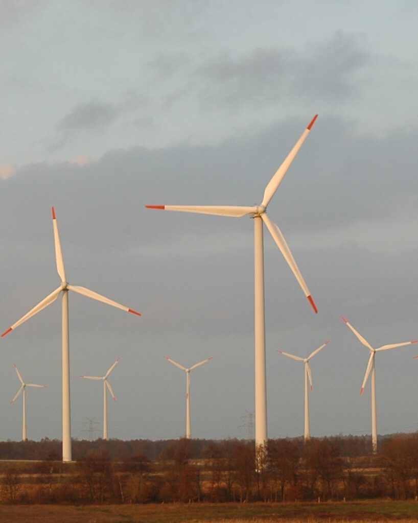 Der Umschlag im Hafen Dörpen soll mit Komponenten für Windparks erhöht werden