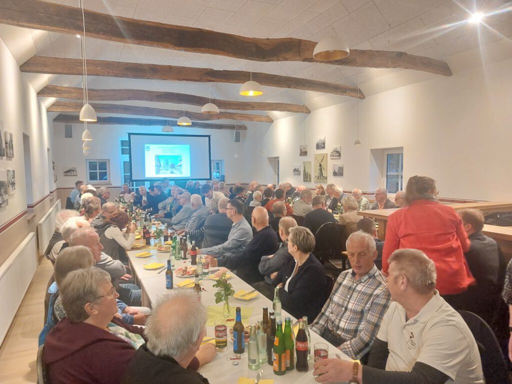 Blick in die Generalversammlung des Kreisheimatvereins